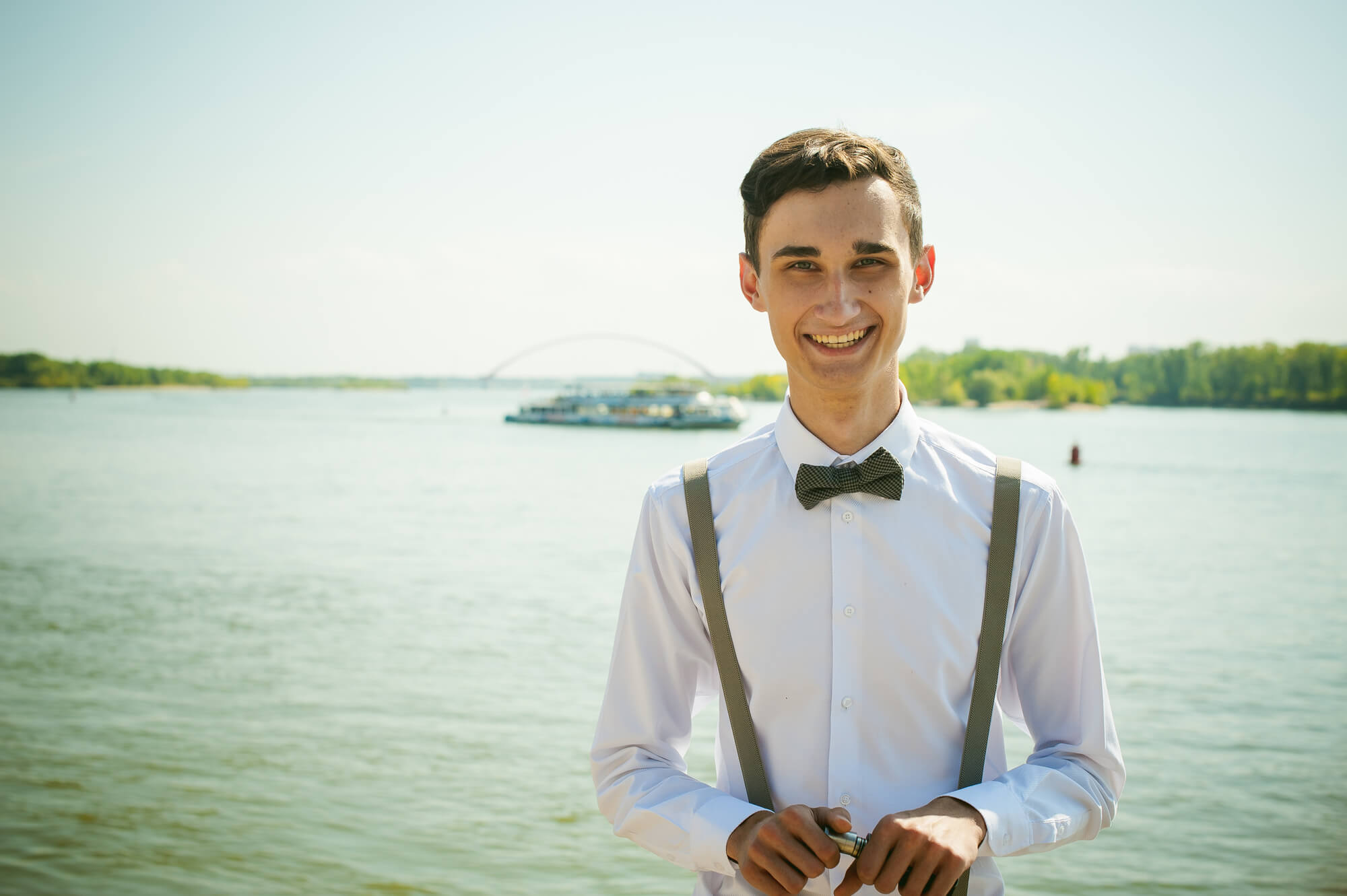 how to wear bow tie and suspenders