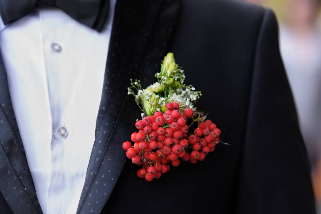 fall wedding boutonniere ideas 