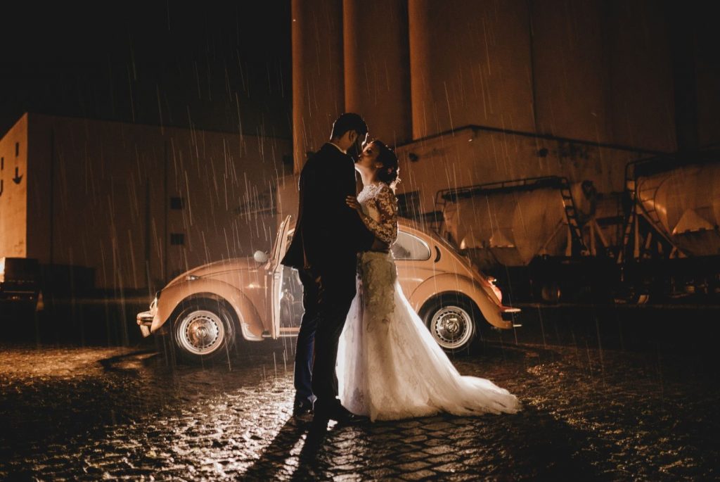 How to have a special Valentine's Day - A couple kissing in the rain