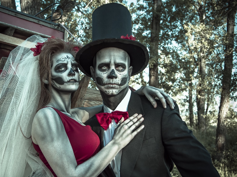 halloween costumes - Day of the dead skeleton bride and groom